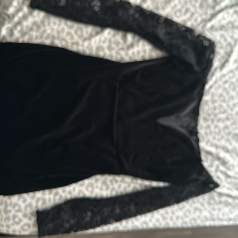 Larsa Formal Velvet And Lace Mermaid Dress